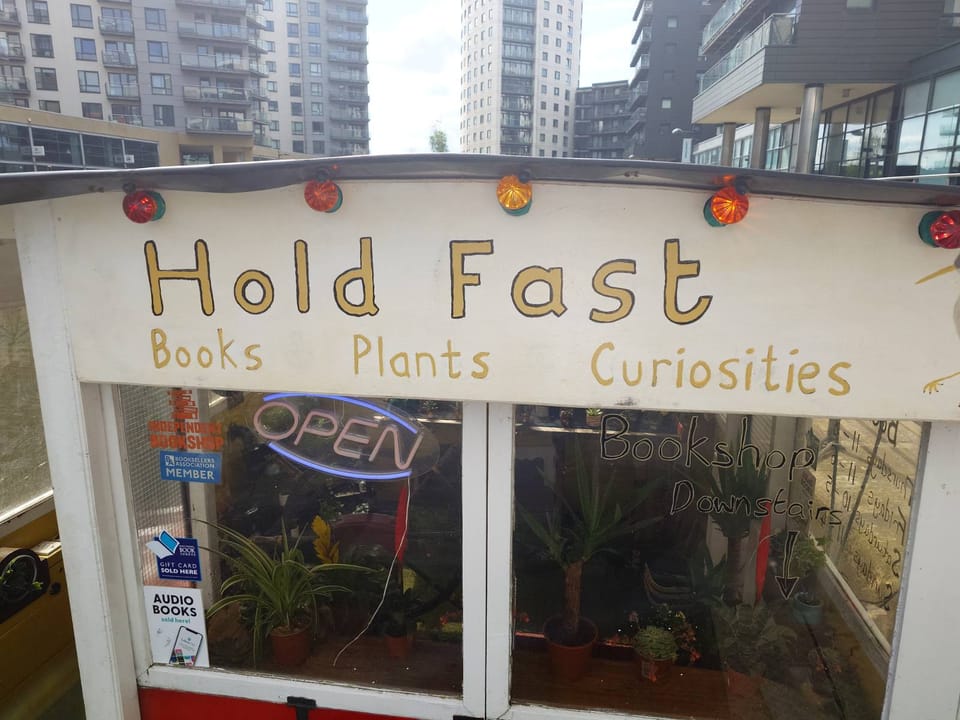 I visited a bookshop boat.